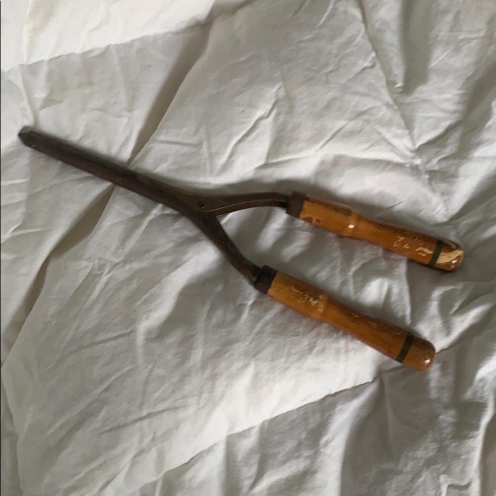 Antique Curling Iron Toilet Lady’s beauty item